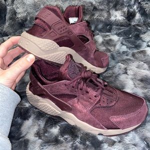 Nike Huarache Women’s size 8